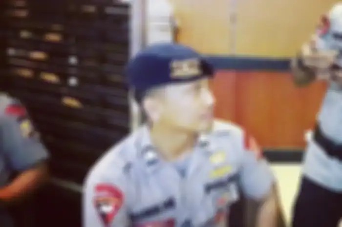 Istri Brigadir Daden yang suaminya ikut terseret-seret kasus Brigadir J ternyata punya gelar mentereng. Foto sosoknya masih jadi misteri. 