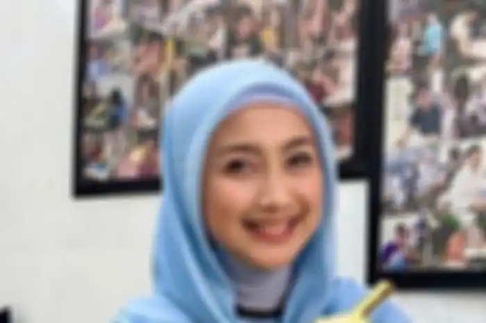 Desy Ratnasari 