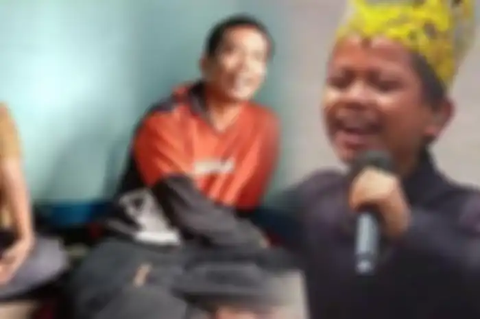 Orangtua Farel Prayoga ungkap kisah mengharukan di balik kesuksesan sang anak tampil di Istana Negara.