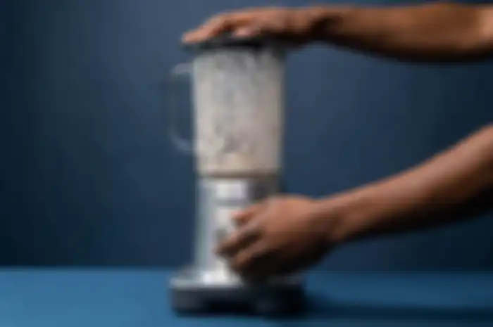 menajamkan pisau blender