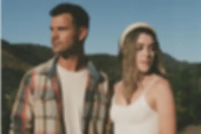Taylor Lautner akan menikah dengan Taylor Dome yang akan mengikuti nama belakangnya menjadi Taylor Lautner juga!