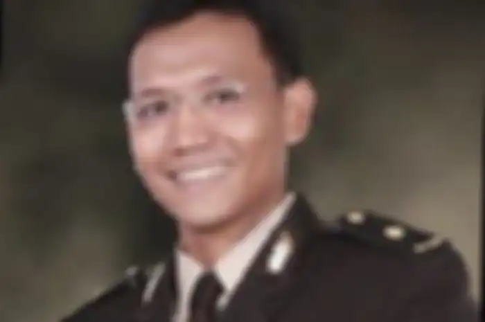 Mimpi Kombes Agus Nurpatria yang punya karir moncer harus luluh lantak usai masuk klaster perusak CCTV Ferdy Sambo. Foto sosoknya dicari.