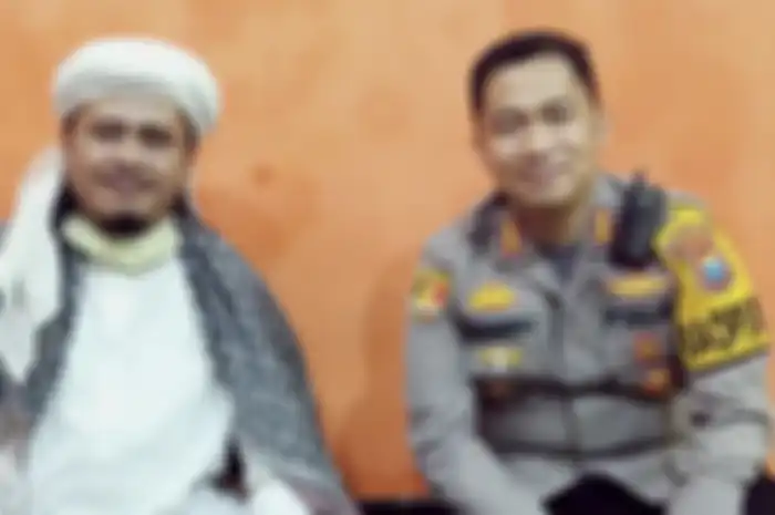 Mantan Kapolres Jember AKBP Arif Rachman ternyata punya hubungan begini dengan ulama. Dia baru 6 bulan jadi anak buah Ferdy Sambo.