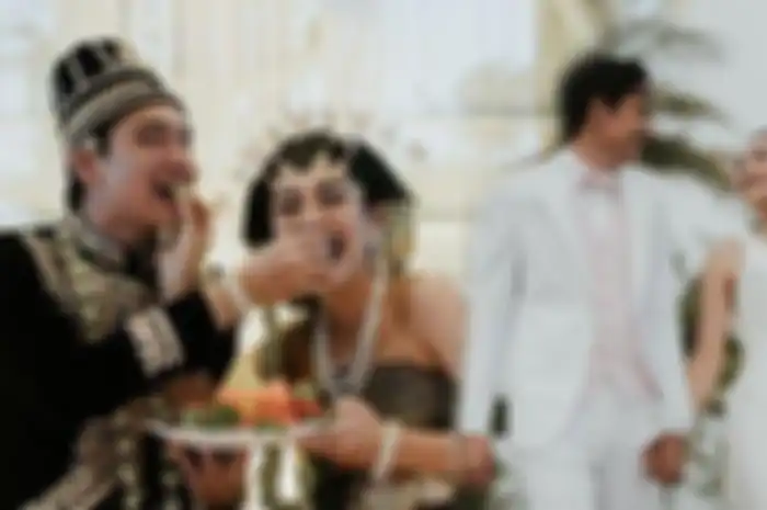 Adipati Dolken dan Canti Tachril.