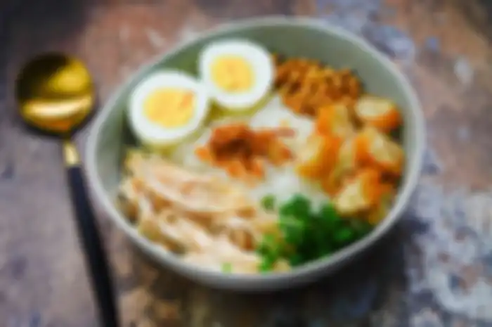 Ilustrasi bubur ayam, menu sarapan. 