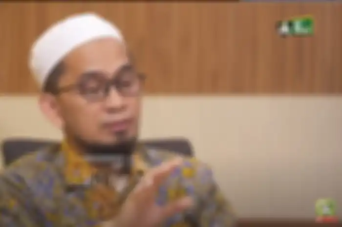 Ustadz Adi Hidayat cara bayar utang Puasa Qadha dan bayar fidyah