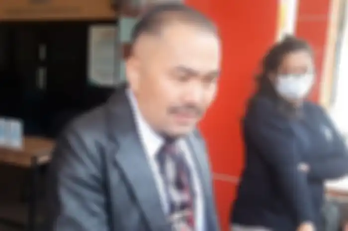Kuasa hukum Indra Bonaparte, Kamarudin Simanjuntak saat ditemui di Polres Metro Jakarta Selatan, Rabu (20/4/2022)