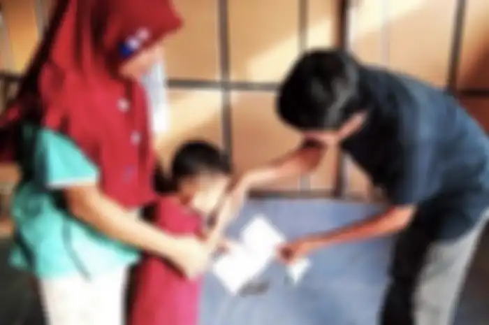 Masril warga Pekanbaru yang sudah ditahan 25 hari ternyata punya kebiasaan begini. Foto wajahnya disebarkan di media sosial. 