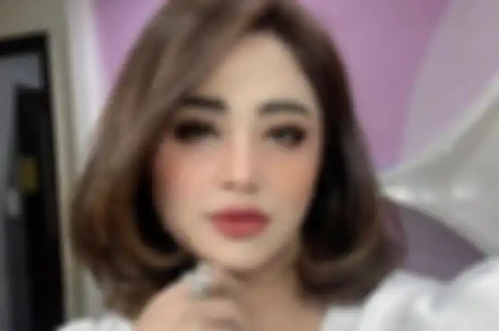Dewi Perssik. 