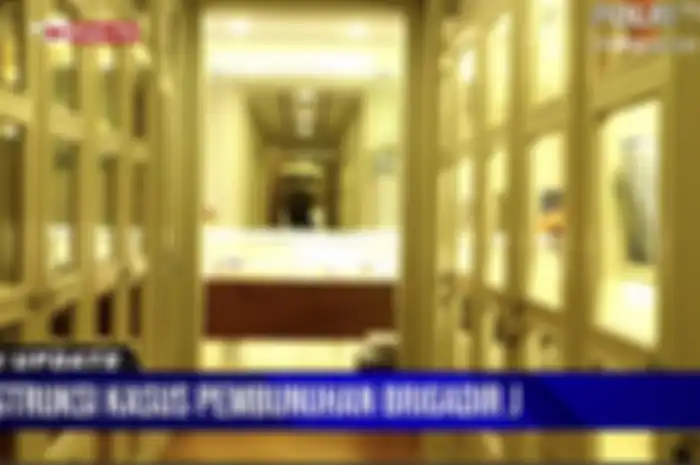 Istri Ferdy Sambo ketahuan barang mentereng ini di rumah pribadi gegara rekonstruksi kasus Brigadir J. Foto isi rumah Putri Candrawathi dibahas.