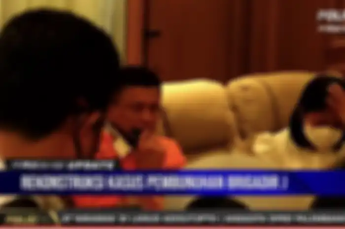 Deolipa Yumara sebut Kuat Maruf kepergok berbuat intim dengan majikannya, Putri Candrawathi. Pengacara Brigadir J dilarang masuk.