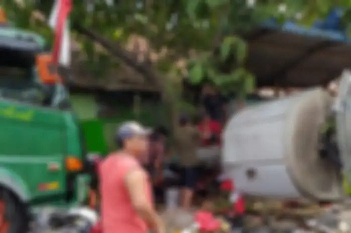 Saksi sampai bergidik lihat kondisi korban truk trailer maut di Bekasi. Korbannya banyak anak-anak baru pulang sekolah. Foto kecelakaan disebarkan.
