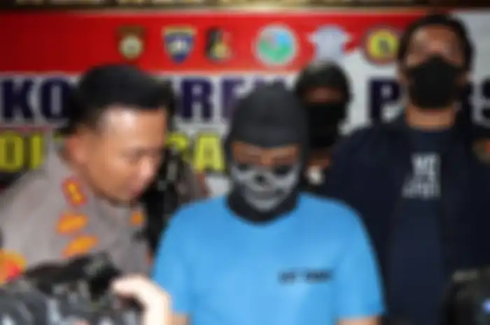 Guru ngaji di Banjarnegara berinisial SAW atau JS (32) ditangkap karena mencabuli 7 santri laki-laki sejak November 2021