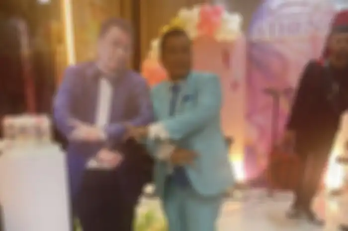 Hotman Paris menyebut satu kata yang bisa meringankan hukuman Ferdy Sambo. Dia ternyata ditawari menangani kasus suami Putri Candrawathi.