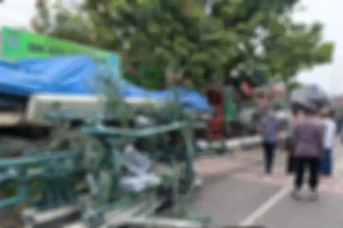 Potret lokasi kejadian kecelakaan truk di depan SDN 2 Kota Baru, Kota Bekasi, Rabu (31/08/2022).