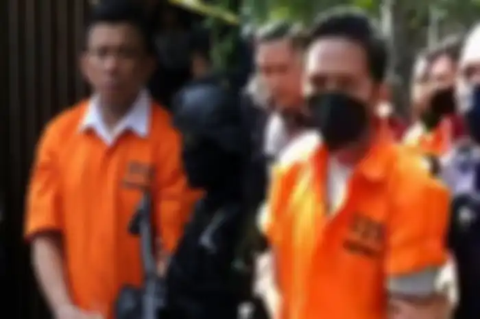 Kolase Foto Ferdy Sambo dan Bharada E.