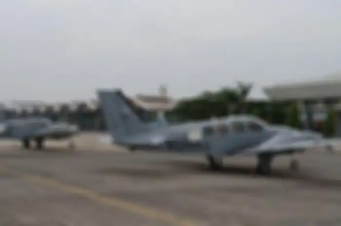 Ilustrasi pesawat latih TNI AL - pesawat latih jenis G-36 Bonanza T-2503 milik TNI AL jatuh di Alur Pelayaran Barat Surabaya (APBS), Selat Madura, Rabu (7/9/2022) sekitar pukul 09.30 WIB.