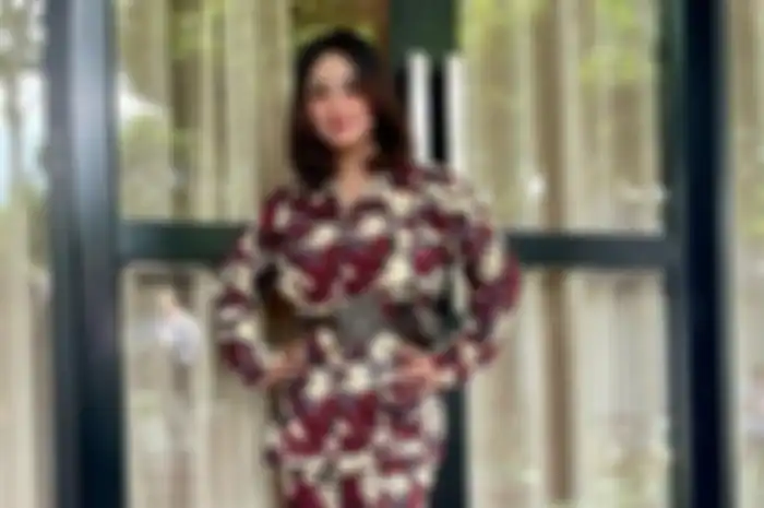 Dewi Perssik. 