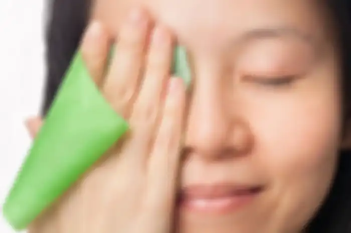 Cara membuat wajah glowing maksimal untuk kulit berminyak dengan bahan alami.
