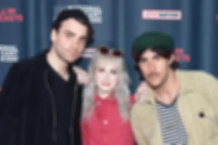 Paramore kasih bocoran video yang menampilkan sesi latihan untuk lagu baru.