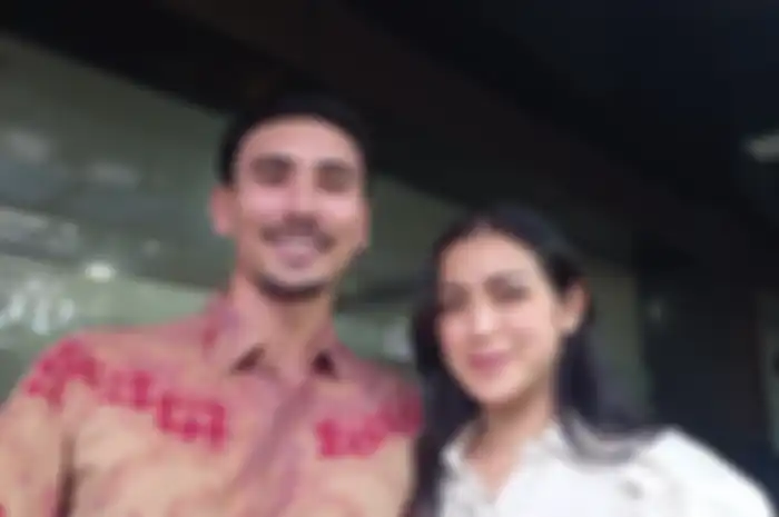 Jessica Iskandar dan Vincent Verhaag mendatangi Divpropam Mabes Polri, Jakarta, Senin (12/9/2022).