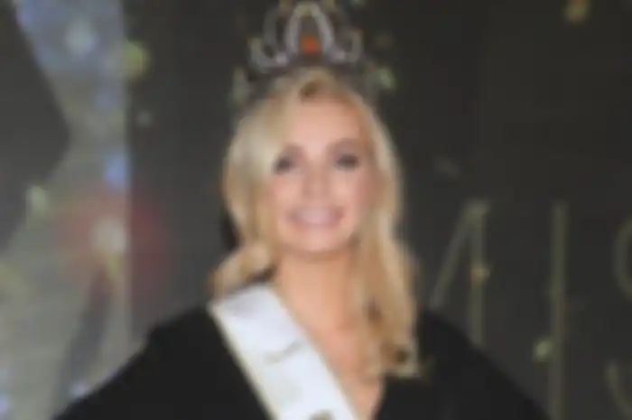 Miss World 2021, Karolina Bielawska datang ke Indonesia, sudah menjajal nasi goreng dan gado-gado.