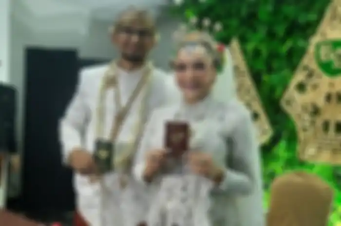 Foto pernikahan Roro Fitria dan Andre Irawan.