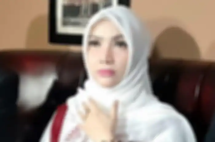 Roro Fitria menceritakan gugatan cerainya terhadap Andre Irawan di kawasan Cikini, Jakarta Pusat, Jumat (16/9/2022)