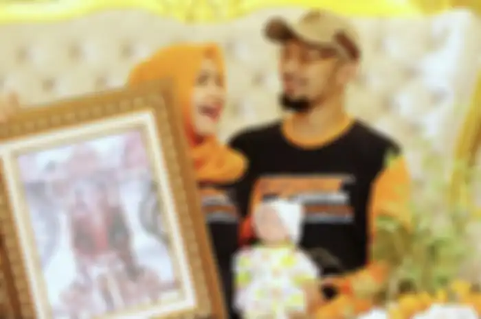 Suami Roro Fitria Andre Irawan pernah joget tanpa busana di depan foto mendiang mertuanya 