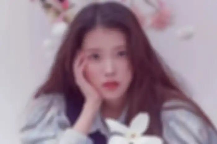  IU 