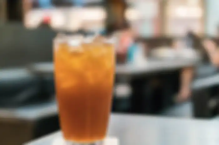bahaya minum es teh setelah makan