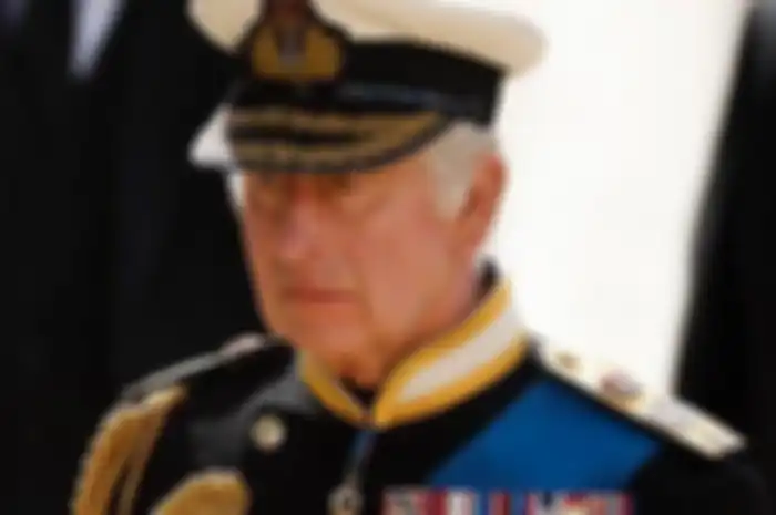 Tangis Raja Charles III saat beri penghormatan terakhir untuk Ratu Elizabeth II