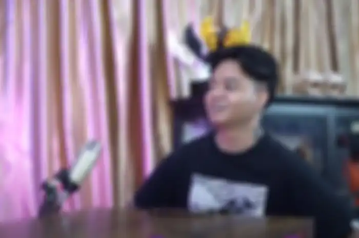 Reza Arap buka suara soal kabar dirinya pisah ranjang dengan Wendy Walters.