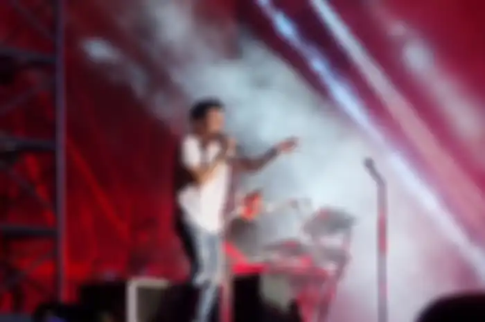 Ariel NOAH saat manggung di We The Fest, GBK Sports Complex Jakarta, Sabtu (24/9/2022).
