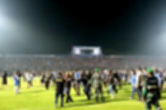 Kerusuhan di Stadion Kanjuruhan Malang dalam laga Arema FC vs Persebaya Surabaya, Sabtu (1/10/2022).