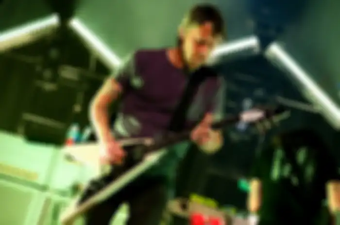 Chris Shiflett ngomong tentang teori konspirasi dari penggemar tentang kematian Taylor Hawkins