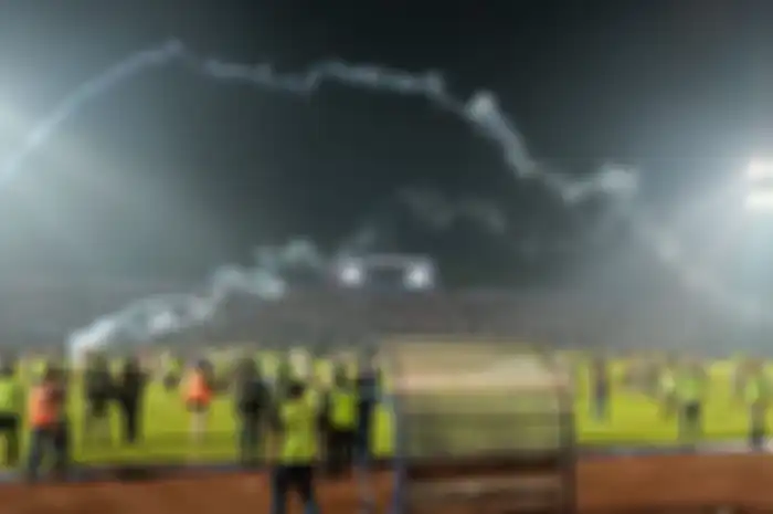 Suasana kerusuhan di Stadion Kanjuruhan, Sabtu (1/10/2022) malam 