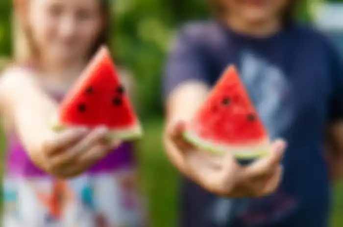 Aneka tips kesehatan, buah semangka ternyata tidak boleh dimakan oleh orang dengan kondisi ini.