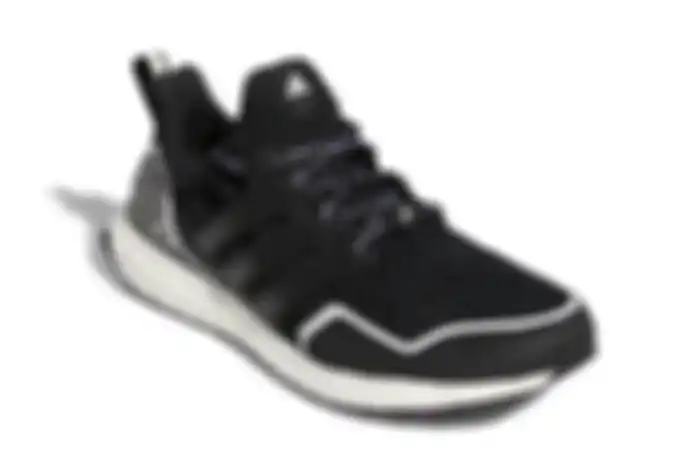 Adidas UltraBOOST 5.0 DNA bertema Black Panther