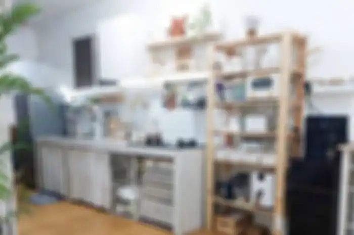 Inilah 5 cara mengatur dapur sempit agar rapi tanpa kitchen set. Saat foto hasilnya muncul, mertua sampai dibikin takjub lho!