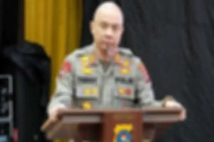 Irjen Teddy Minahasa. 