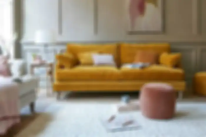 Ilustrasi sofa beludru kuning