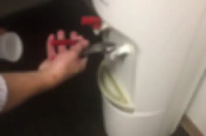 Ini dia beberapa penyebab dispenser tidak mau keluar air, perbaiki hal ini