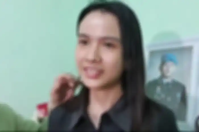 Adik Brigadir J, Devi Hutabarat.