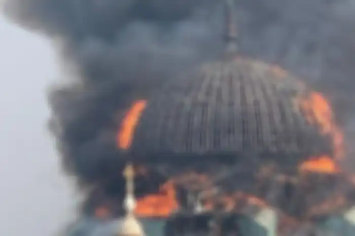 Kubah Masjid Jakarta Islamic Centre terbakar