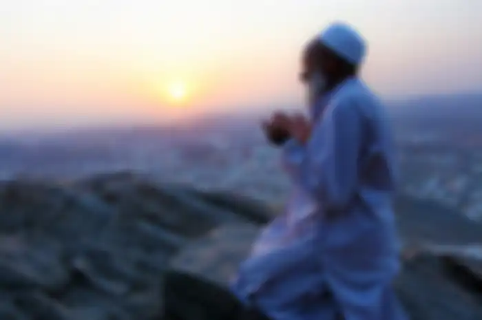 Doa penarik rezeki yang diajarkan Rasulullah, diamalkan usai salat subuh