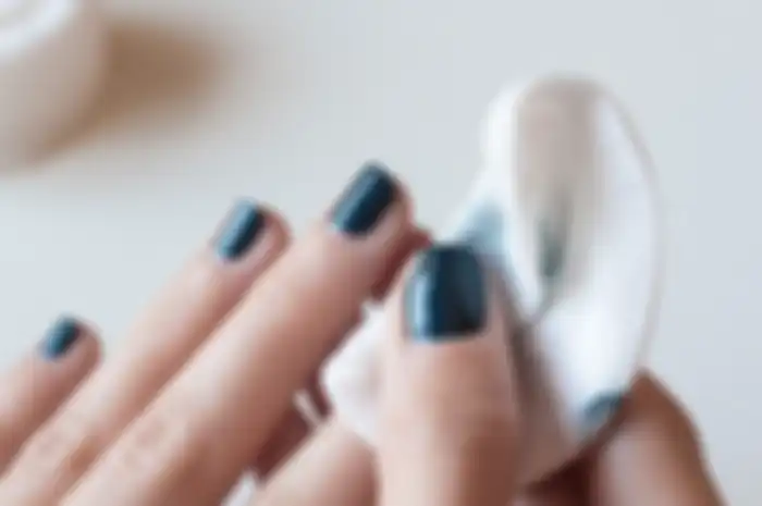 Ilustrasi tanda kita alergi pada gel manicure