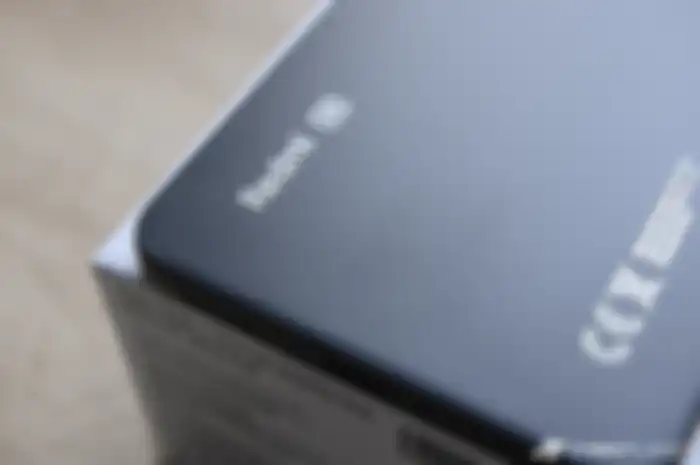 Ilustrasi logo Redmi di Redmi Note 11 Pro+