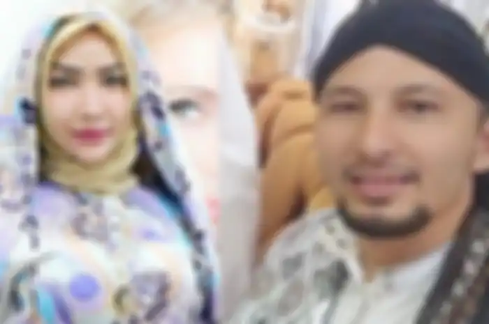 Kolase foto Roro Fitria dan Andre Irawan 
