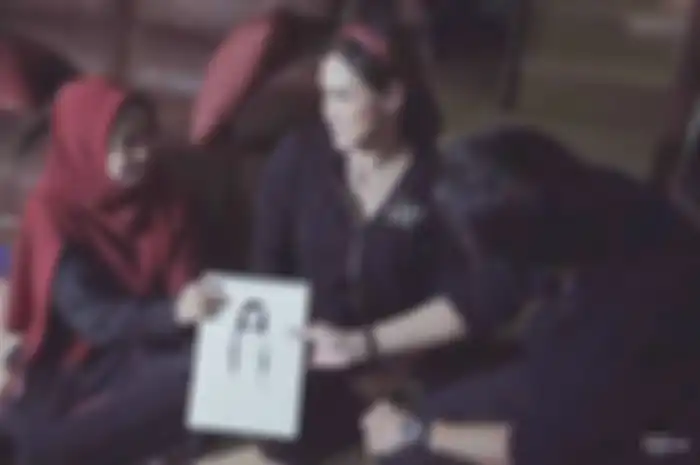 Ria Ricis disebut dilindungi jin khodam wanita muda yang sudah lama tinggal di rumahnya